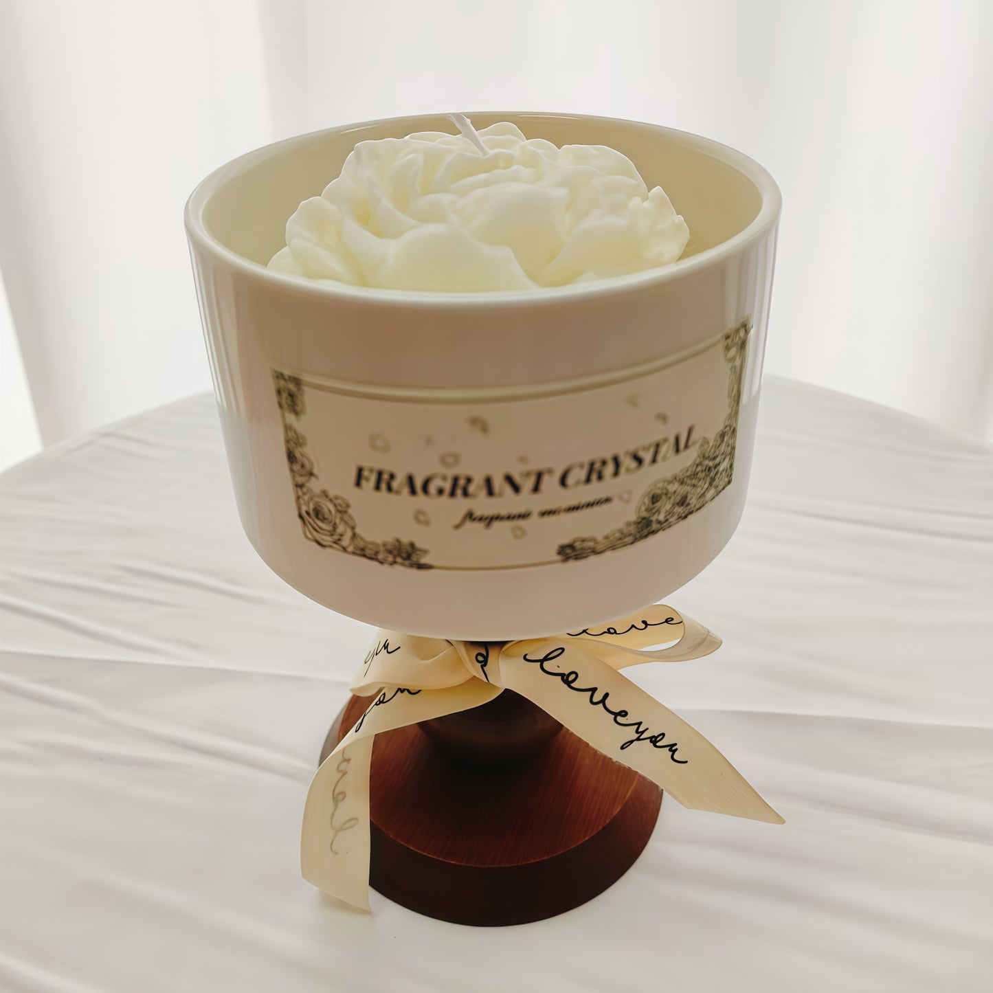 Gardenia scented candle gift box for a friend's birthday present