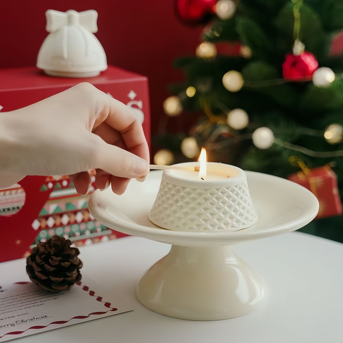 Christmas tree and bell scented candle gift box Give gifts to friends